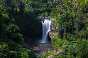 tegenungan waterfall